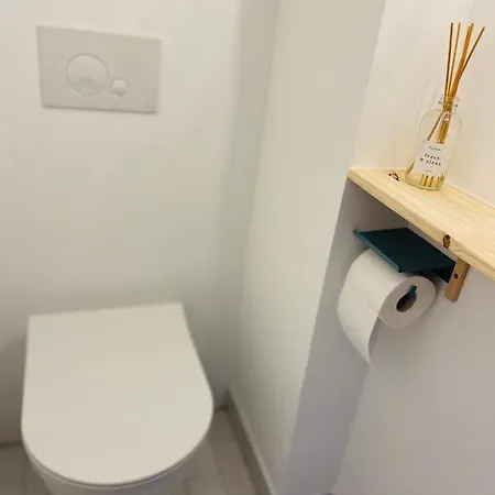 Flore アパート *